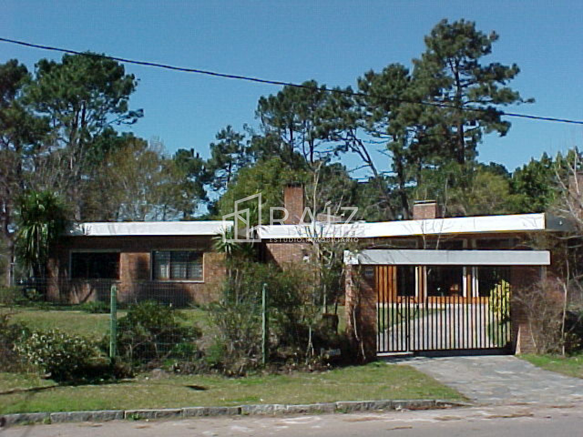 Casa ID.64 - Amplia casa de 4 dormitorios con piscina