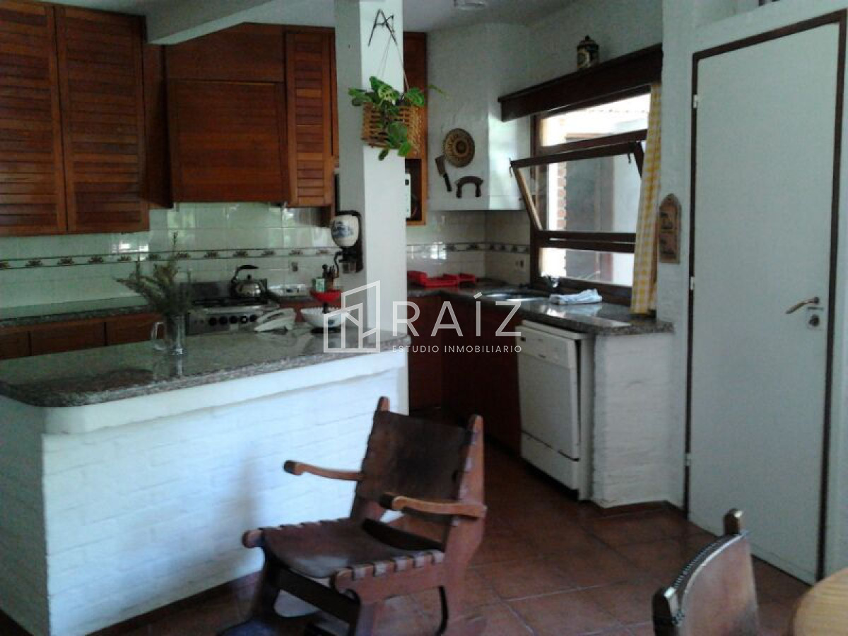 Casa ID.64 - Amplia casa de 4 dormitorios con piscina