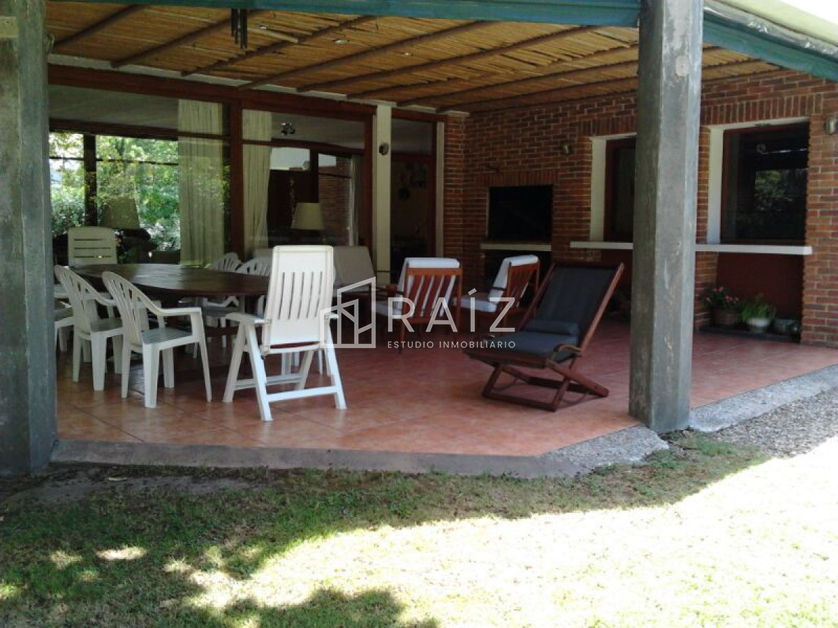 Casa ID.64 - Amplia casa de 4 dormitorios con piscina