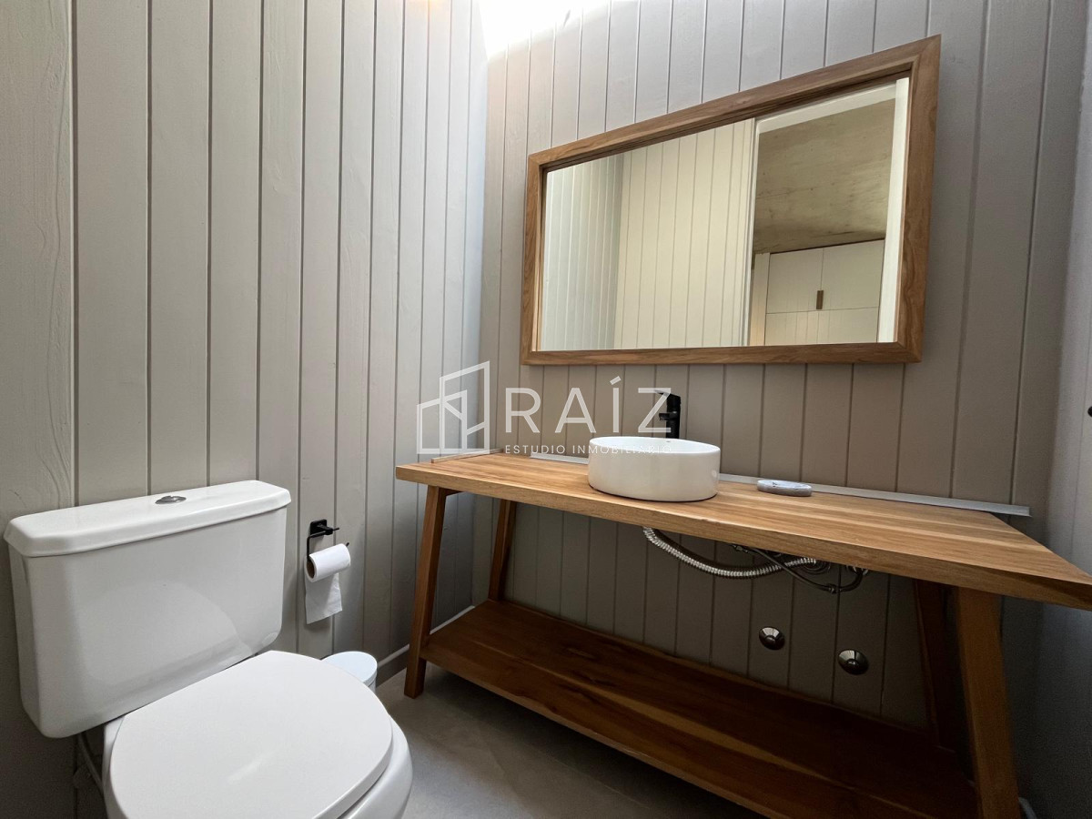 Casa ID.11453 - CASA EN VENTA 5 DORMITORIOS + DEPENDENCIA JOSE IGNACIO