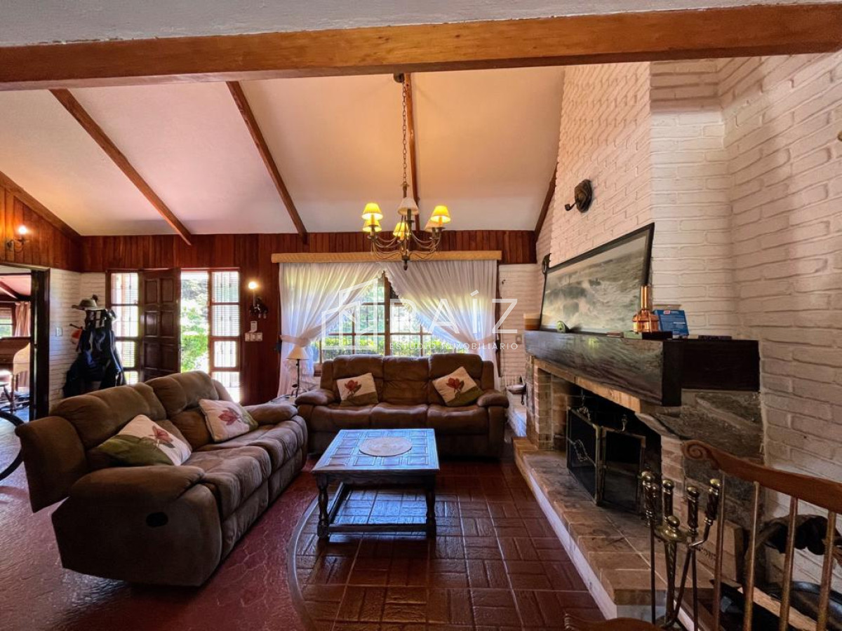 Casa ID.7937 - VENTA CASA 4 DORMITORIOS Y DEPENDENCIA SAN RAFAEL