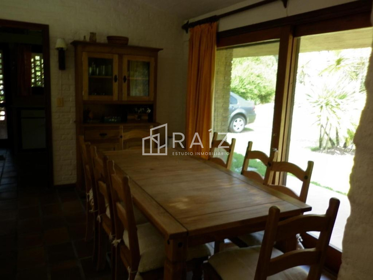 Casa ID.5646 - CASA EN VENTA 3 DORMITORIOS Y DEPENDECIA PINARES