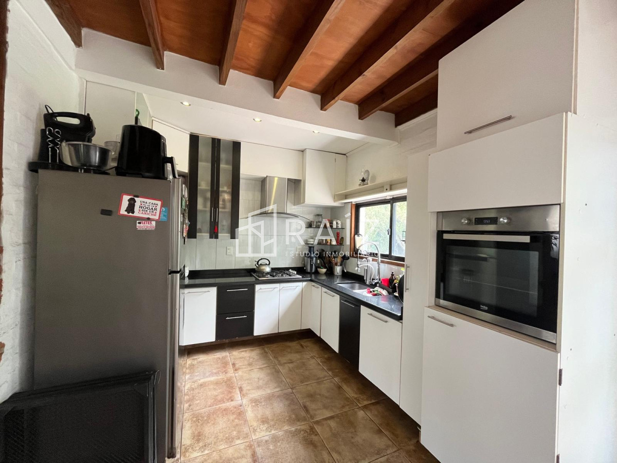 Casa ID.11202 - VENTA CASA 5 DORMITORIOS LAUSANA