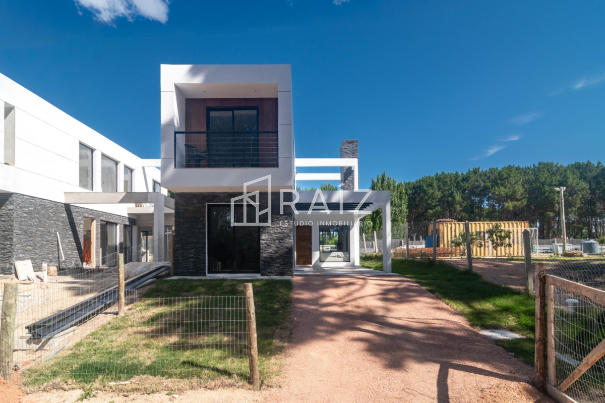 Casa ID.11447 - VENTA CASA 3 DORMITORIOS BURNETT ENTREGA JUNIO 2026