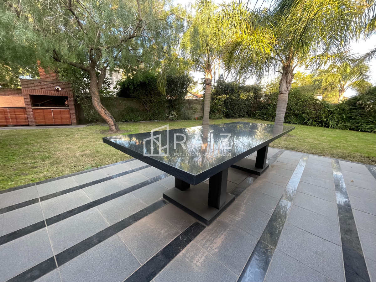 Casa ID.879 - VENTA CASA 4 DORMITORIOS PLAYA MANSA