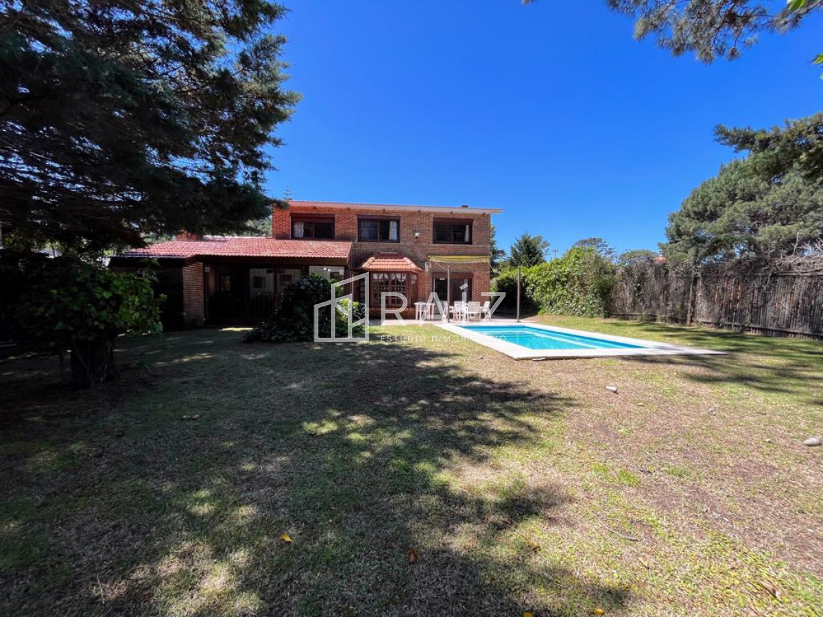 Casa ID.7937 - VENTA CASA 4 DORMITORIOS Y DEPENDENCIA SAN RAFAEL