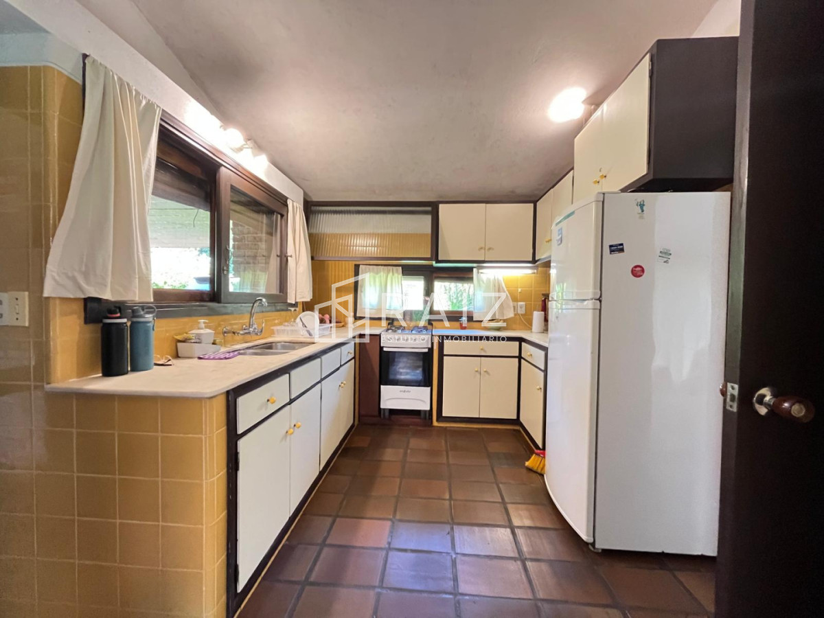 Casa ID.5646 - CASA EN VENTA 3 DORMITORIOS Y DEPENDECIA PINARES