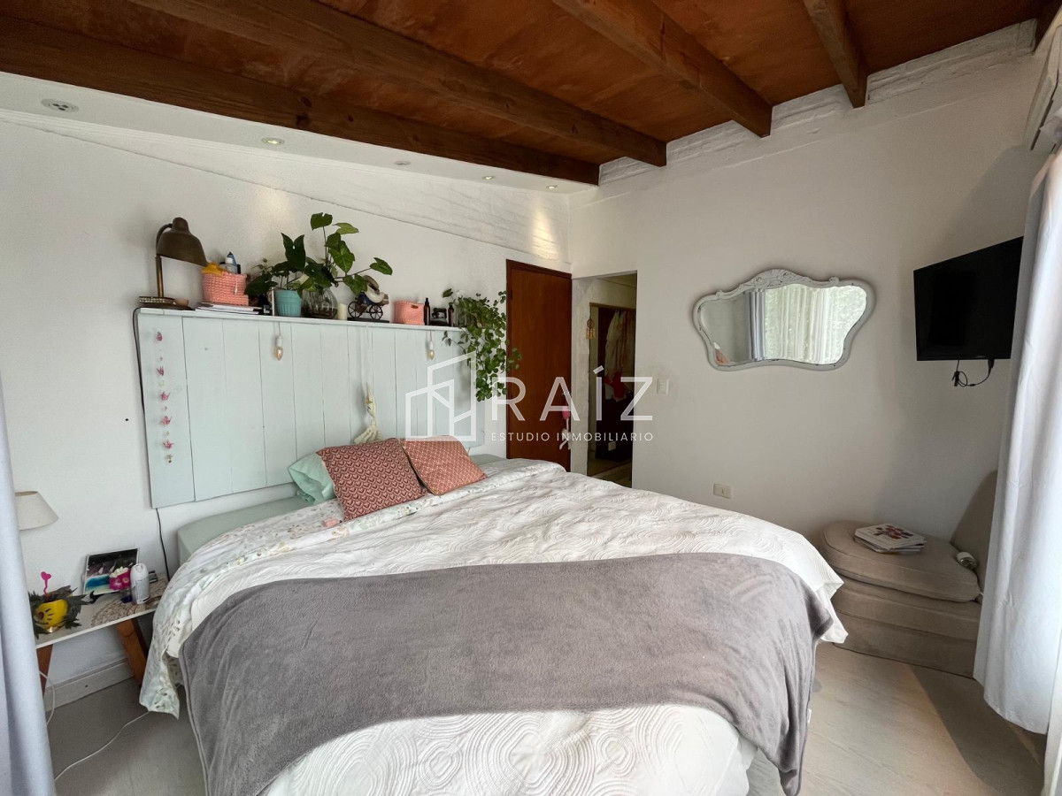 Casa ID.11202 - VENTA CASA 5 DORMITORIOS LAUSANA