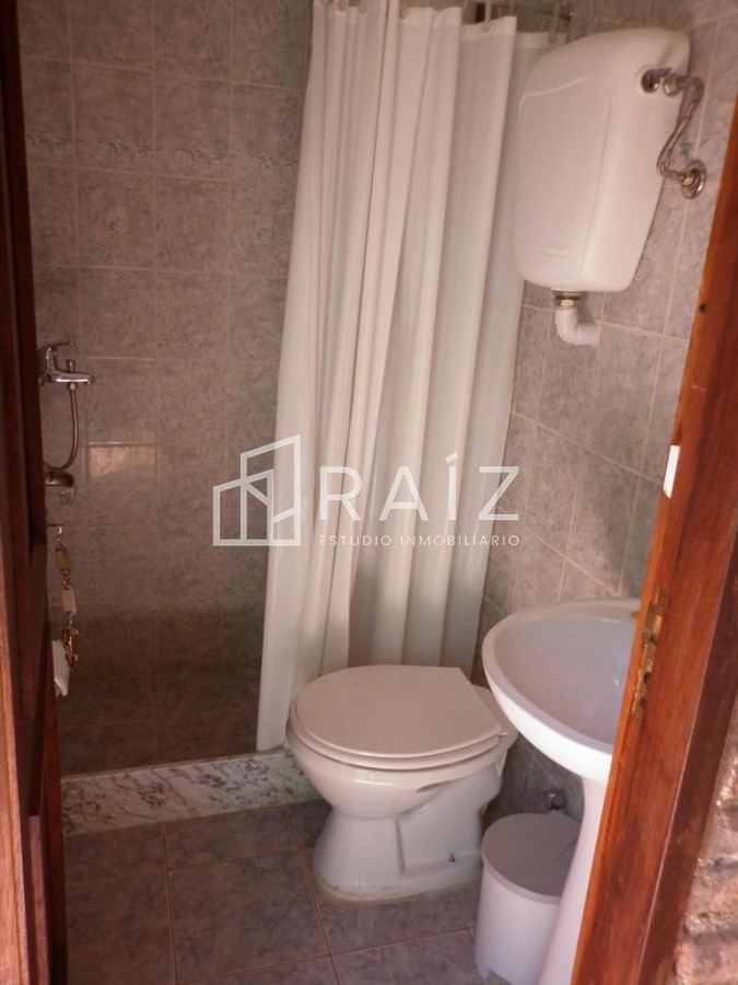 Casa ID.5646 - CASA EN VENTA 3 DORMITORIOS Y DEPENDECIA PINARES