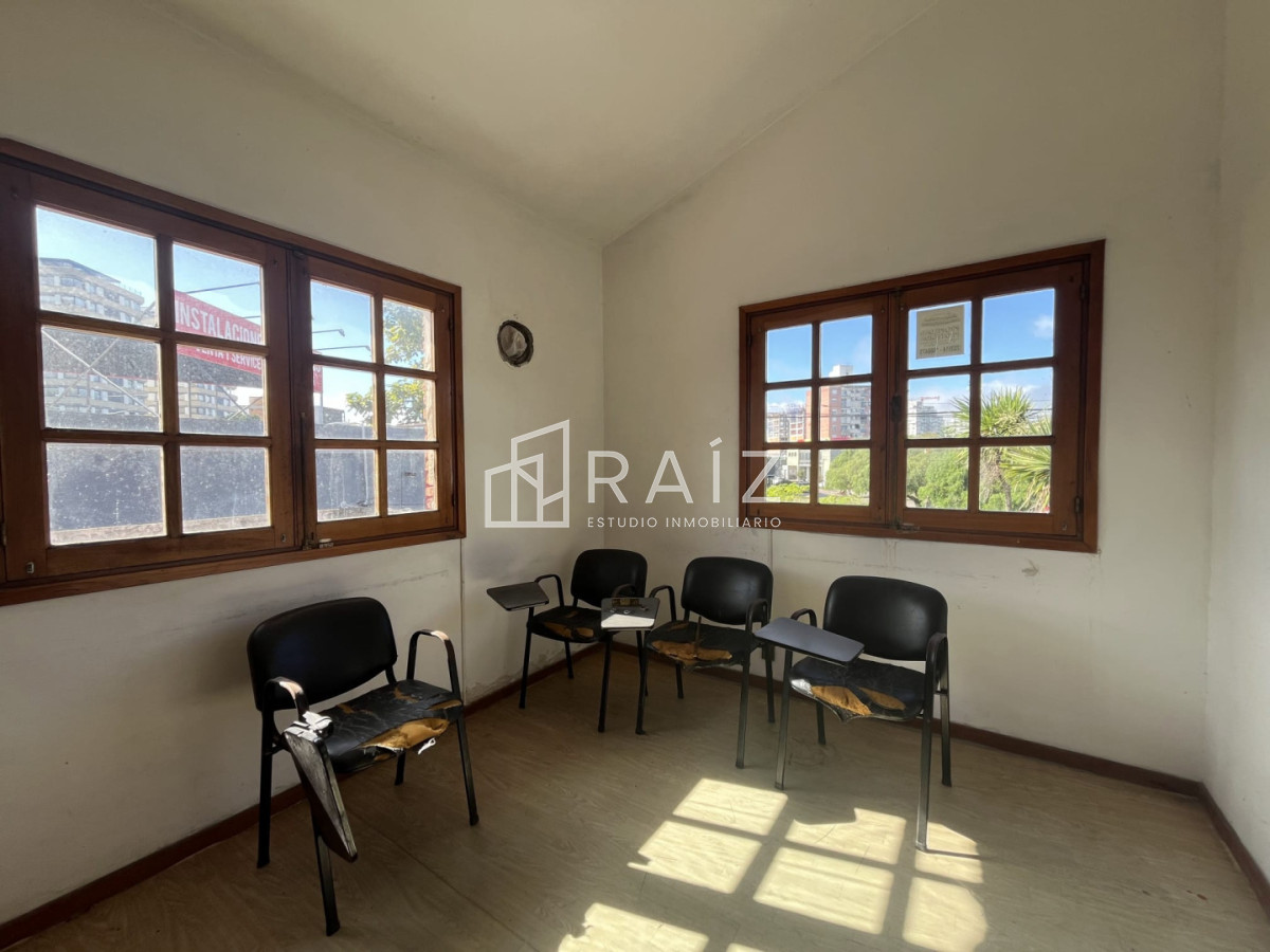 Casa ID.12095 - VENTA CASA 4 DORMITORIOS AV ESPAÑA