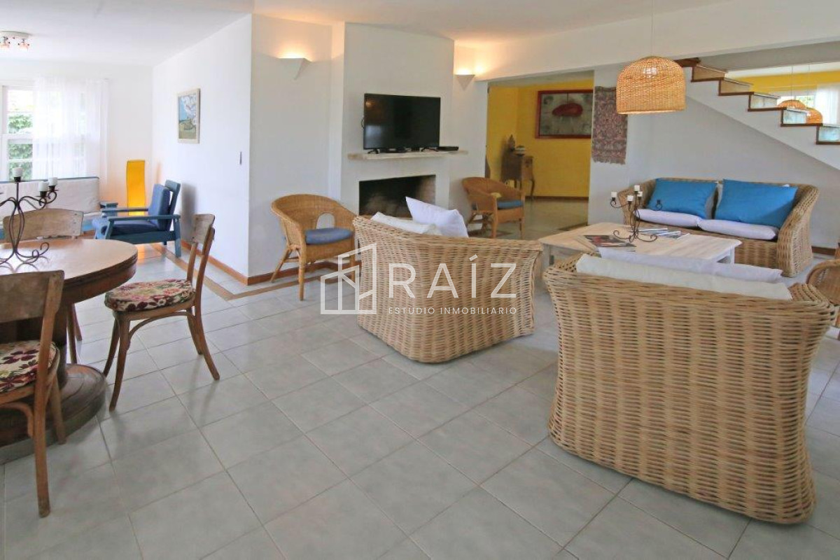 Casa ID.1081 - Maravillosa casa en La Barra.