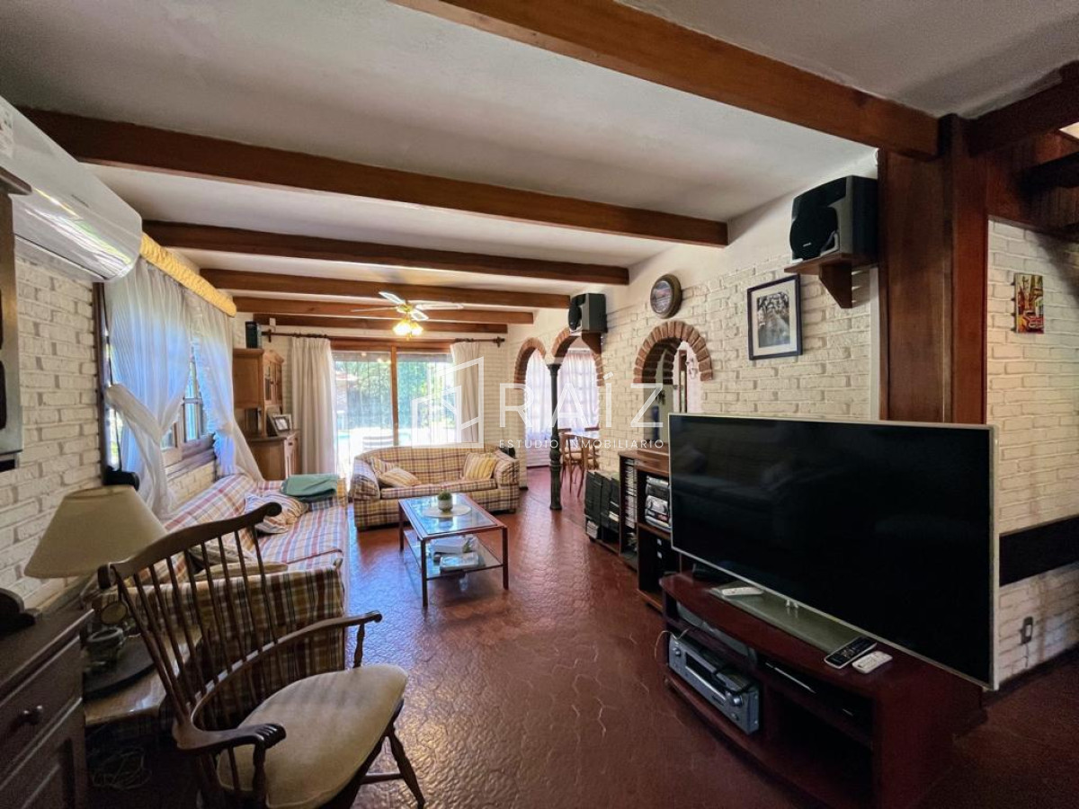 Casa ID.7937 - VENTA CASA 4 DORMITORIOS Y DEPENDENCIA SAN RAFAEL