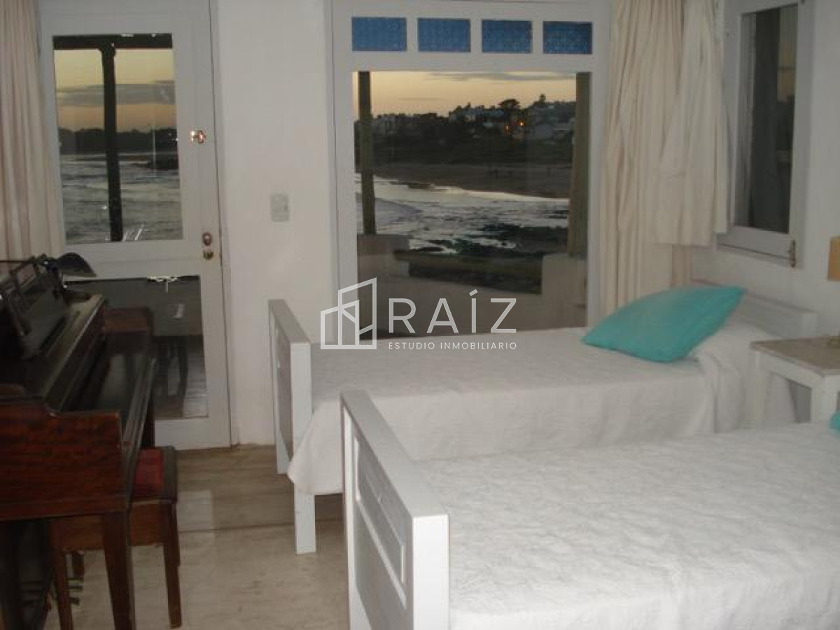 Casa ID.465 - EXCEPCIONAL CASA EN LA BARRA!!