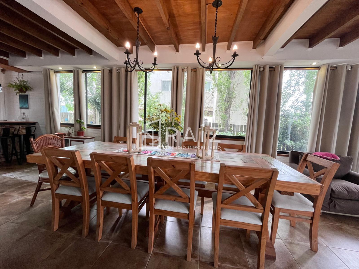 Casa ID.11202 - VENTA CASA 5 DORMITORIOS LAUSANA