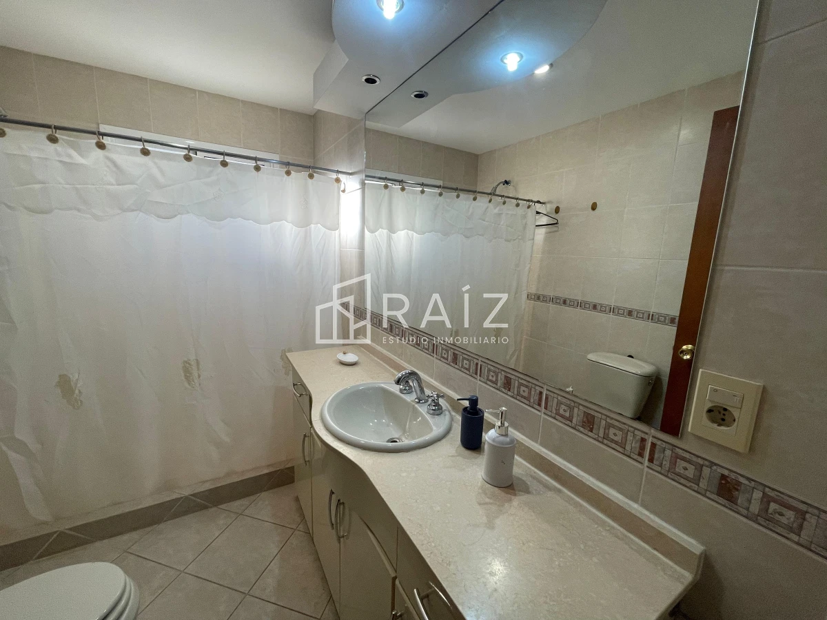 Casa ID.879 - VENTA CASA 4 DORMITORIOS PLAYA MANSA