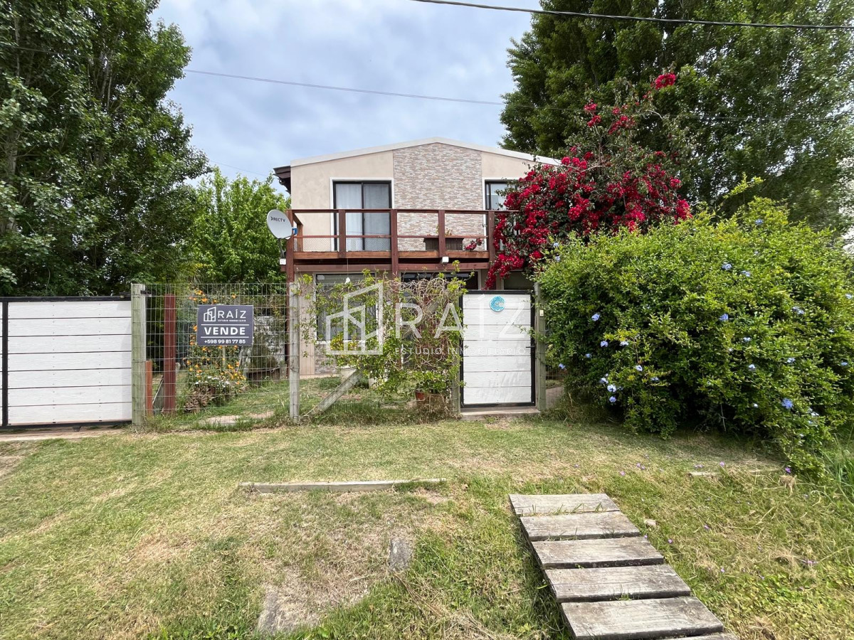 Casa ID.11202 - VENTA CASA 5 DORMITORIOS LAUSANA