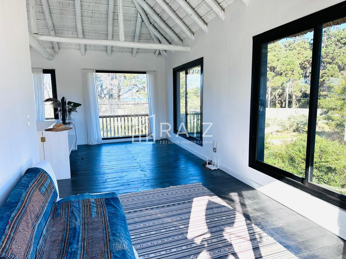 Casa ID.9351 - CASA 4 DORMITORIOS EN VENTA EN PUEBLO SAN VICENTE