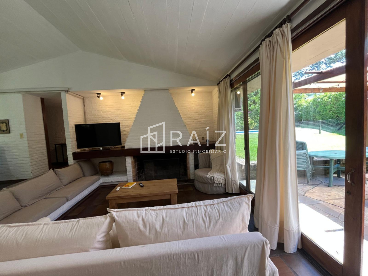 Casa ID.5646 - CASA EN VENTA 3 DORMITORIOS Y DEPENDECIA PINARES