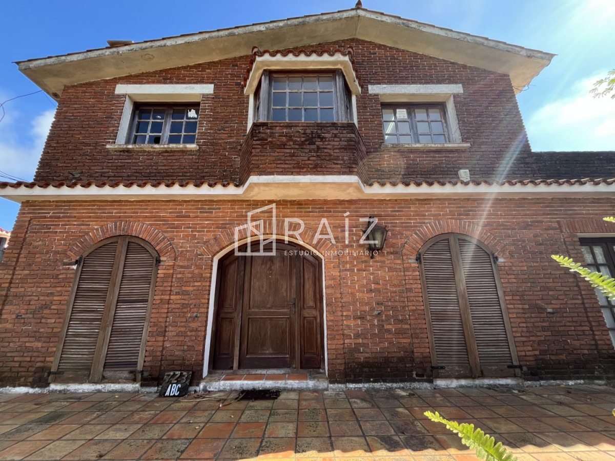 Casa ID.12095 - VENTA CASA 4 DORMITORIOS AV ESPAÑA