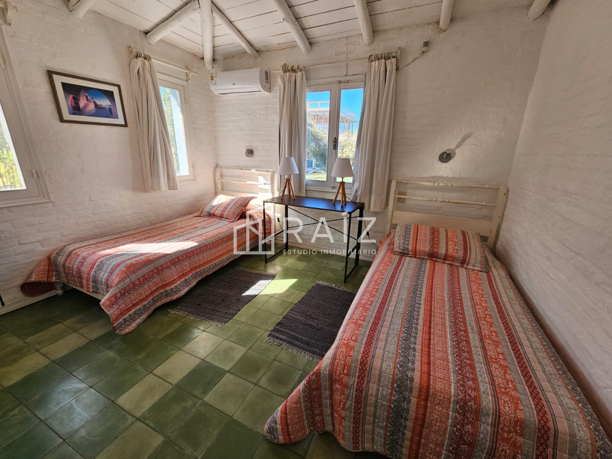 Casa ID.1881 - CASA EN VENTA 3 DORMITORIOS  EN LA BARRA