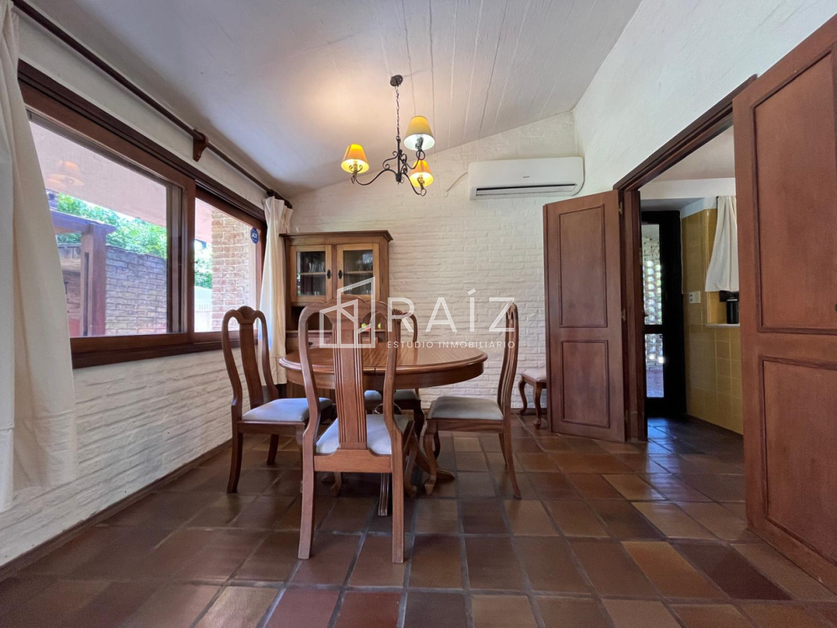 Casa ID.5646 - CASA EN VENTA 3 DORMITORIOS Y DEPENDECIA PINARES