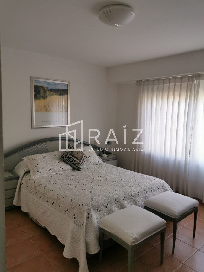 Casa ID.879 - VENTA CASA 4 DORMITORIOS PLAYA MANSA