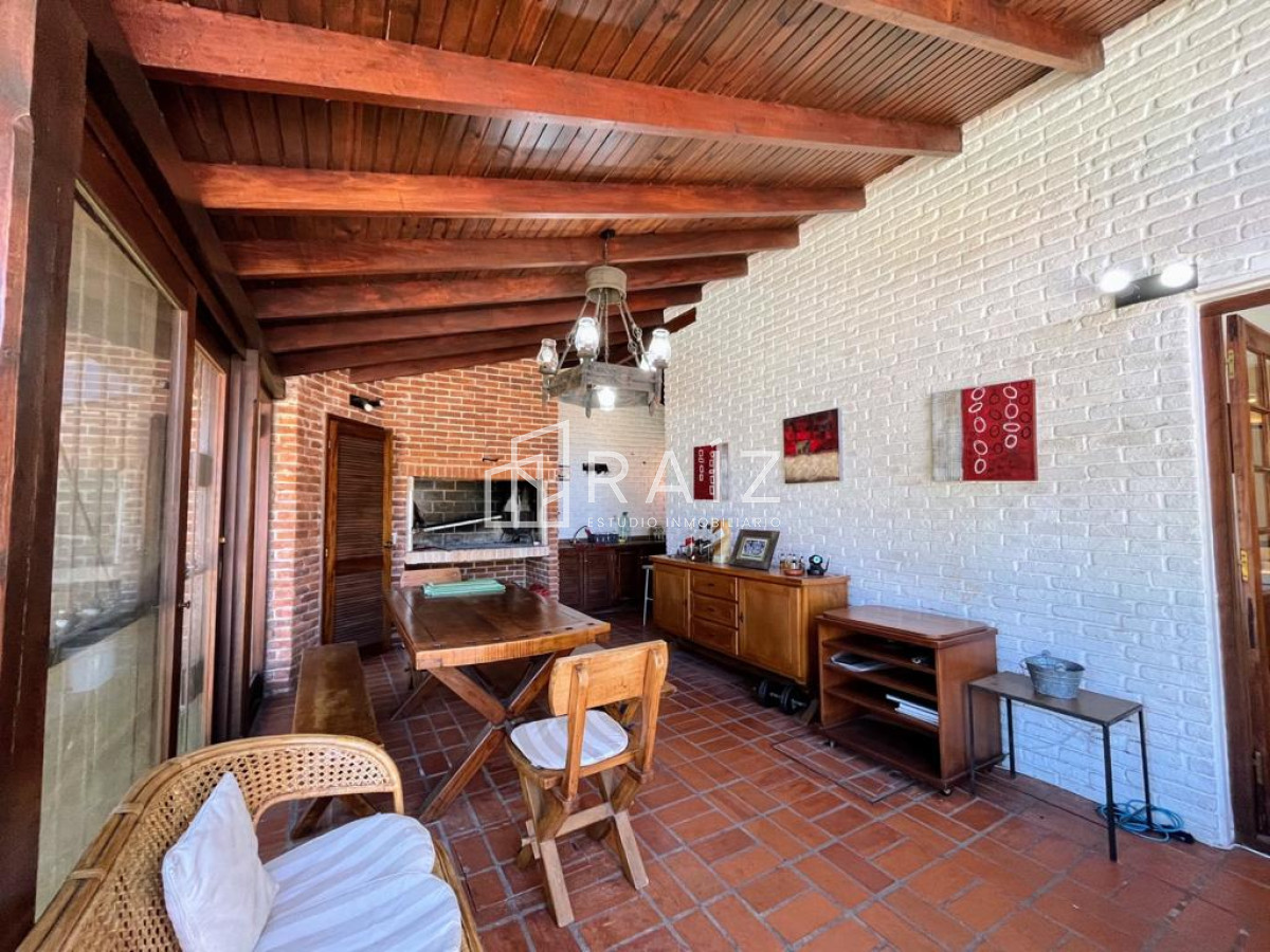 Casa ID.7937 - VENTA CASA 4 DORMITORIOS Y DEPENDENCIA SAN RAFAEL