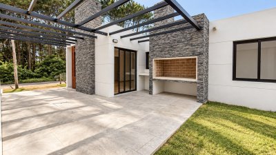 VENTA CASA 3 DORMITORIOS BURNETT ENTREGA INMEDIATA