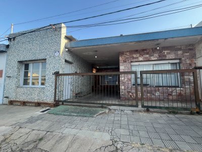 VENTA 2 CASAS MISMO PADRON SAN CARLOS
