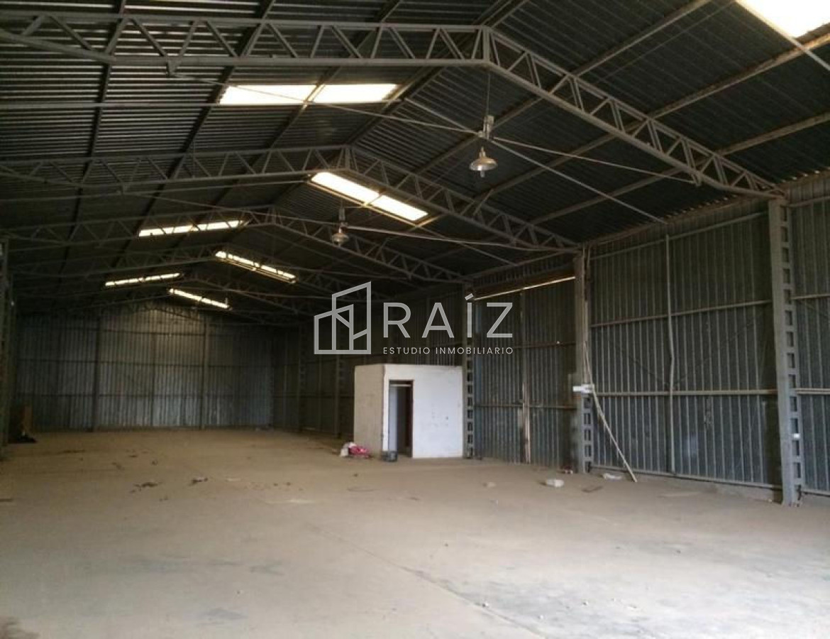 Local Comercial ID.1700 - Oportunidad en Maldonado amplio deposito.