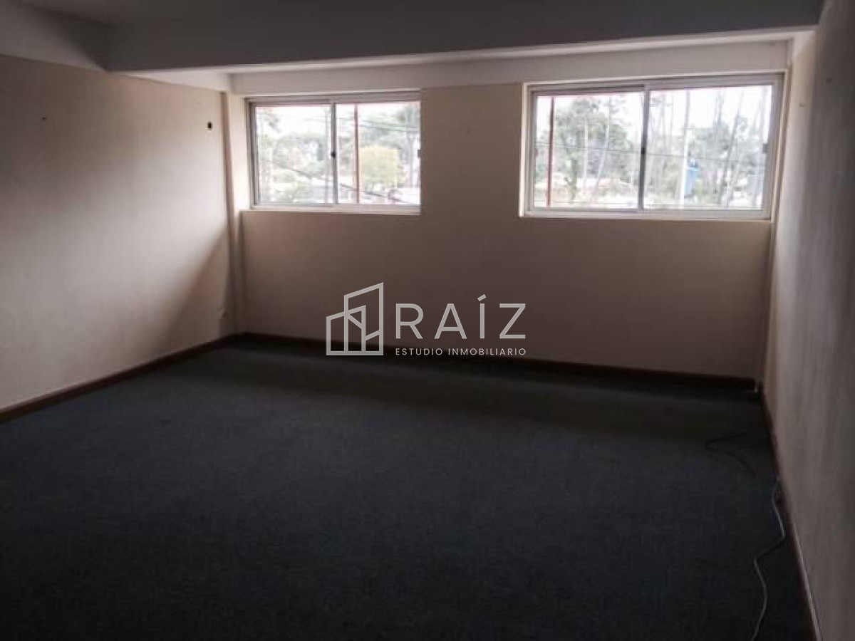 Local Comercial ID.1768 - Local en Punta del Este, Roosevelt