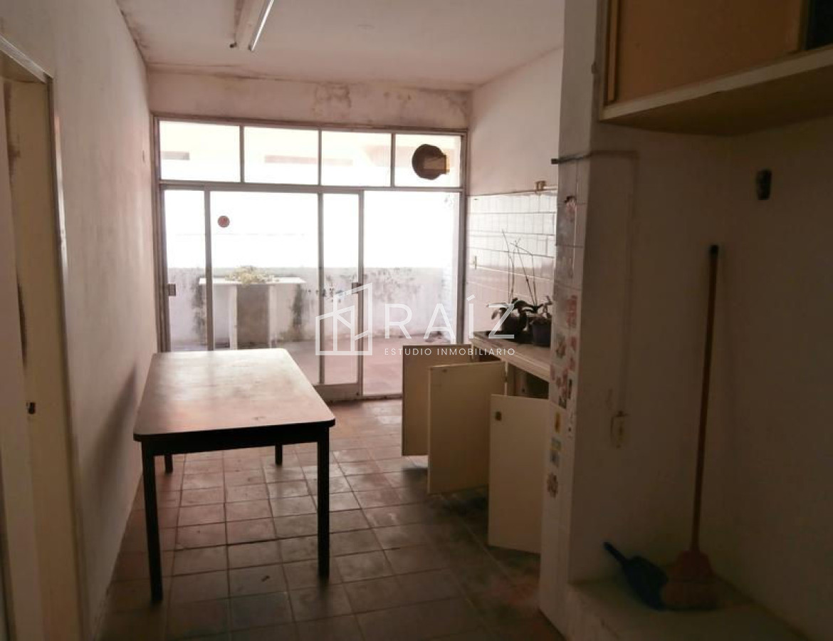 Local Comercial ID.1774 - Amplio local en Peninsula