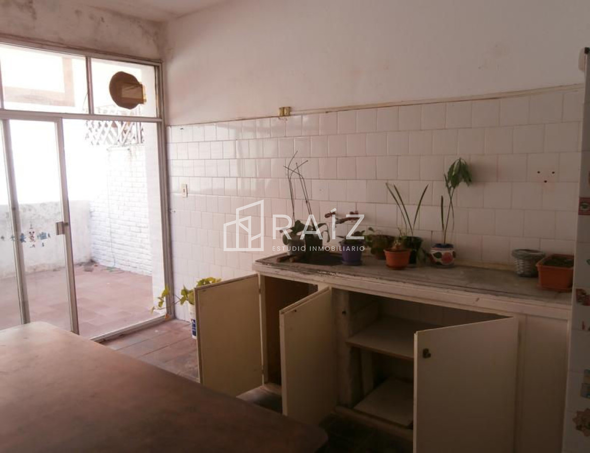 Local Comercial ID.1774 - Amplio local en Peninsula