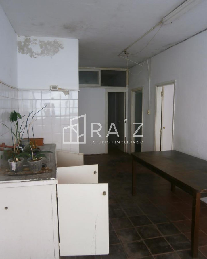 Local Comercial ID.1774 - Amplio local en Peninsula