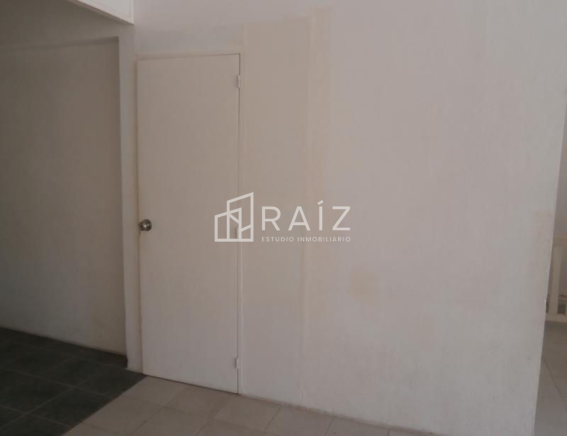 Local Comercial ID.1774 - Amplio local en Peninsula