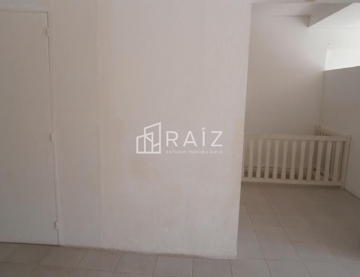 Local Comercial ID.1774 - Amplio local en Peninsula