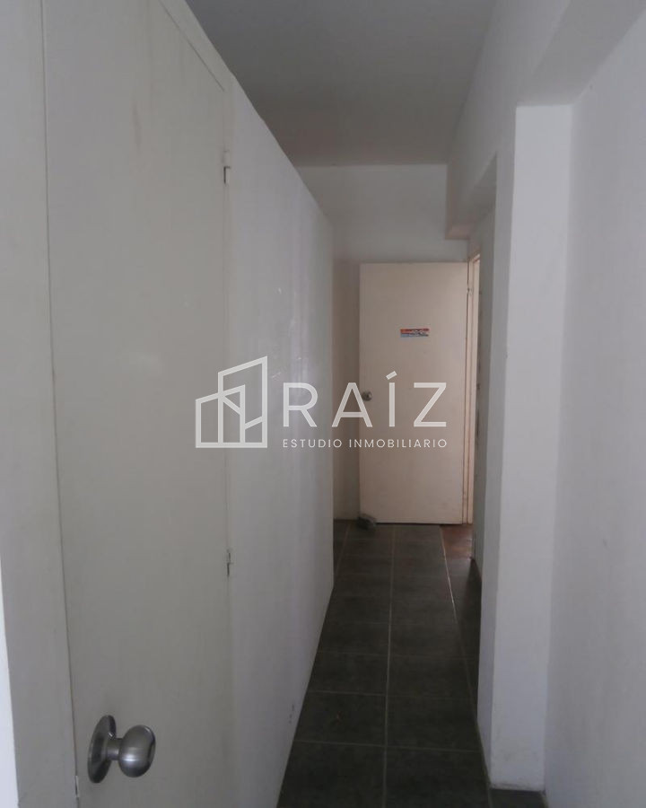 Local Comercial ID.1774 - Amplio local en Peninsula