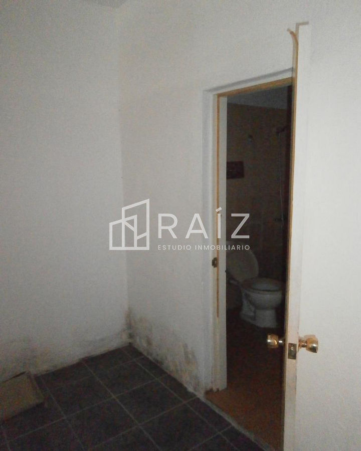 Local Comercial ID.1774 - Amplio local en Peninsula