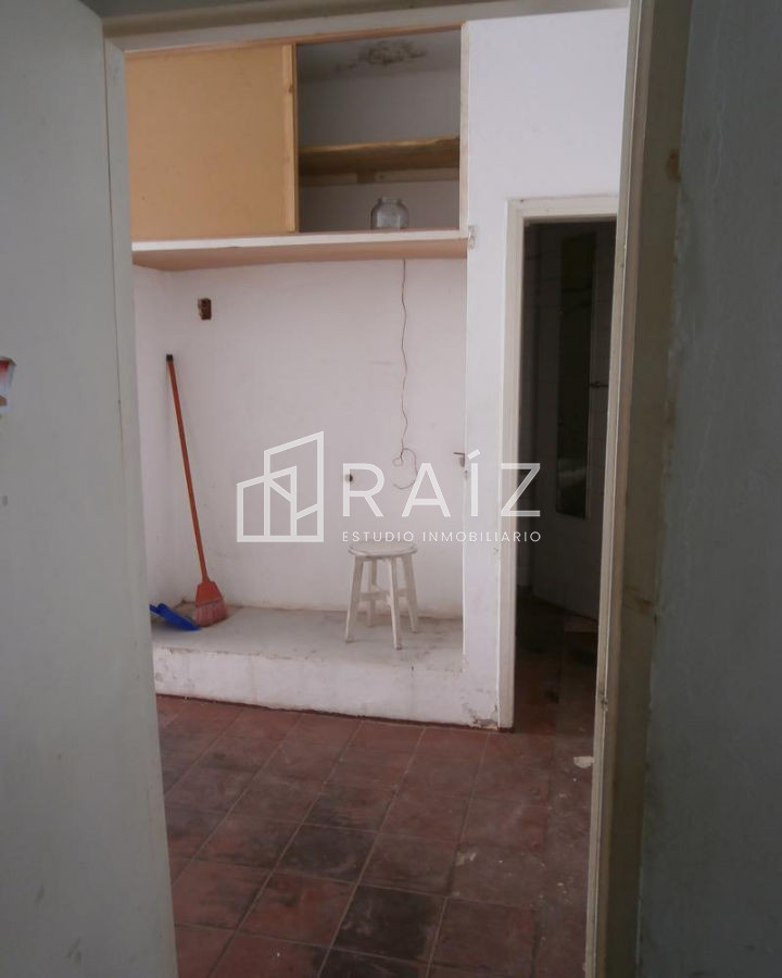 Local Comercial ID.1774 - Amplio local en Peninsula