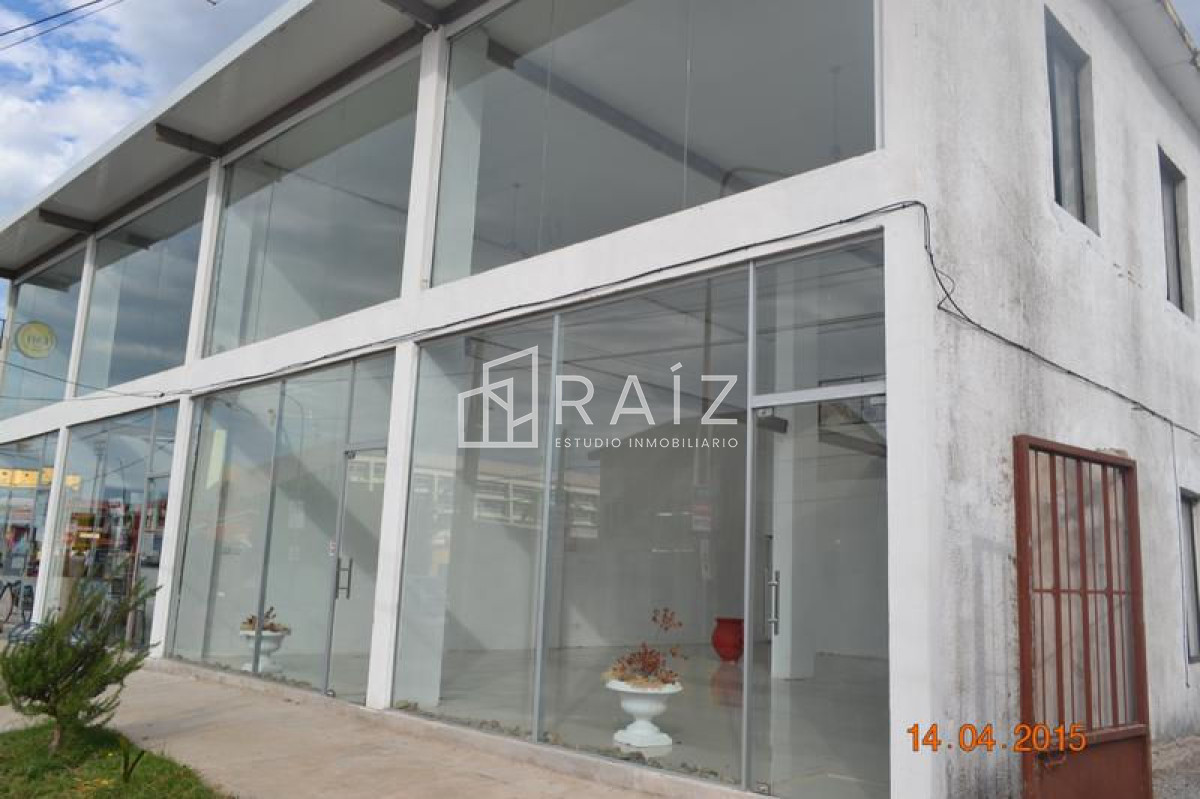 Local Comercial ID.1781 - Precioso y luminoso local en Maldonado 