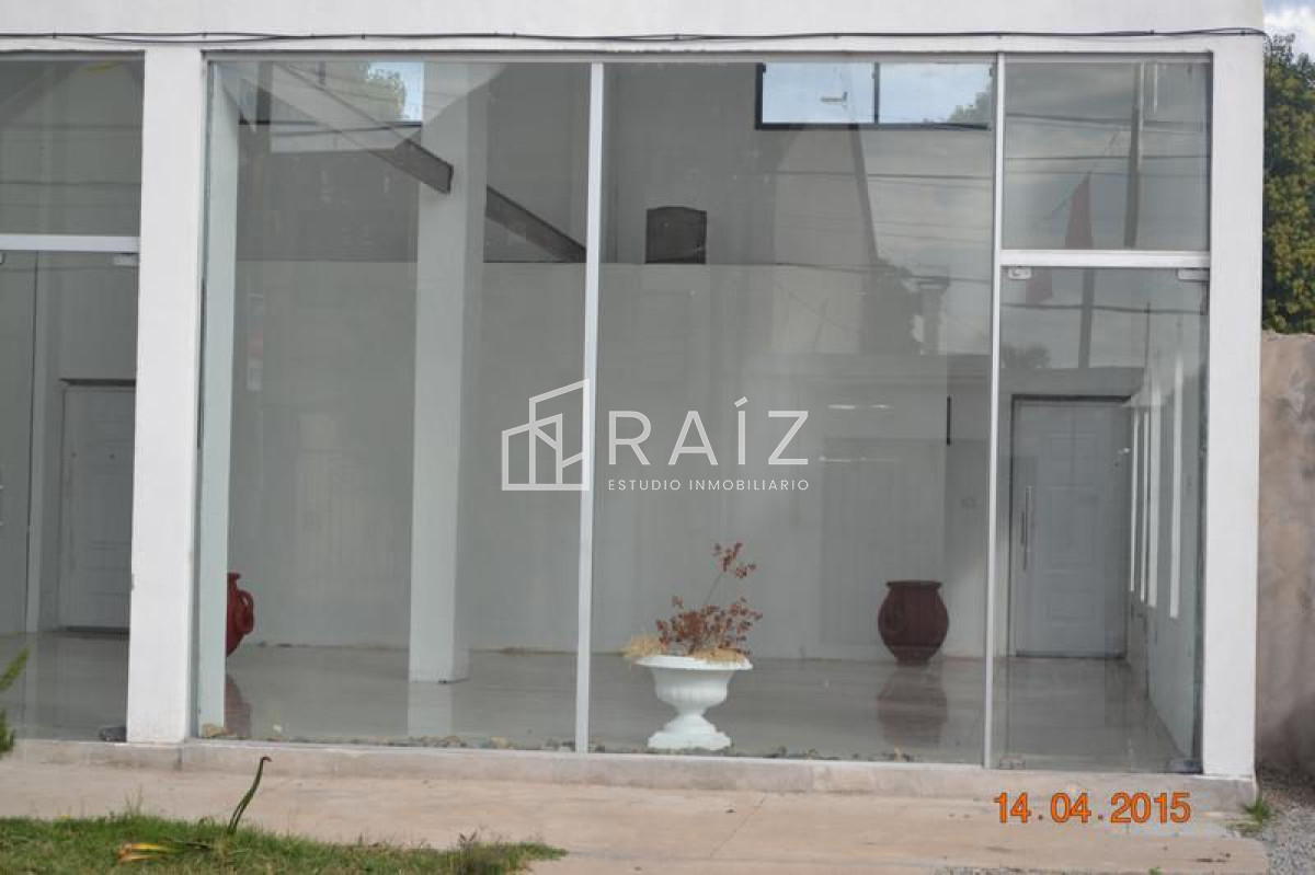 Local Comercial ID.1781 - Precioso y luminoso local en Maldonado 
