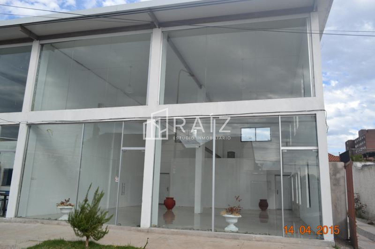 Local Comercial ID.1781 - Precioso y luminoso local en Maldonado 