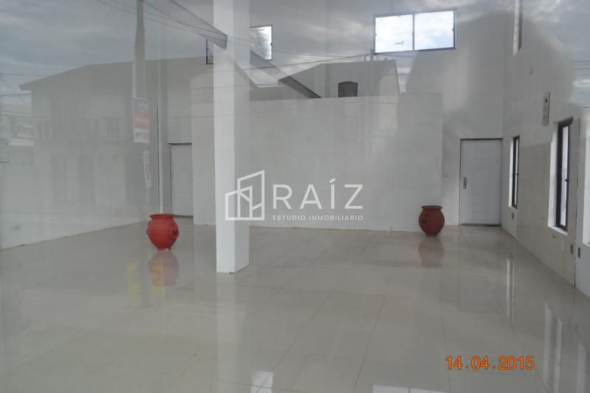 Local Comercial ID.1781 - Precioso y luminoso local en Maldonado 