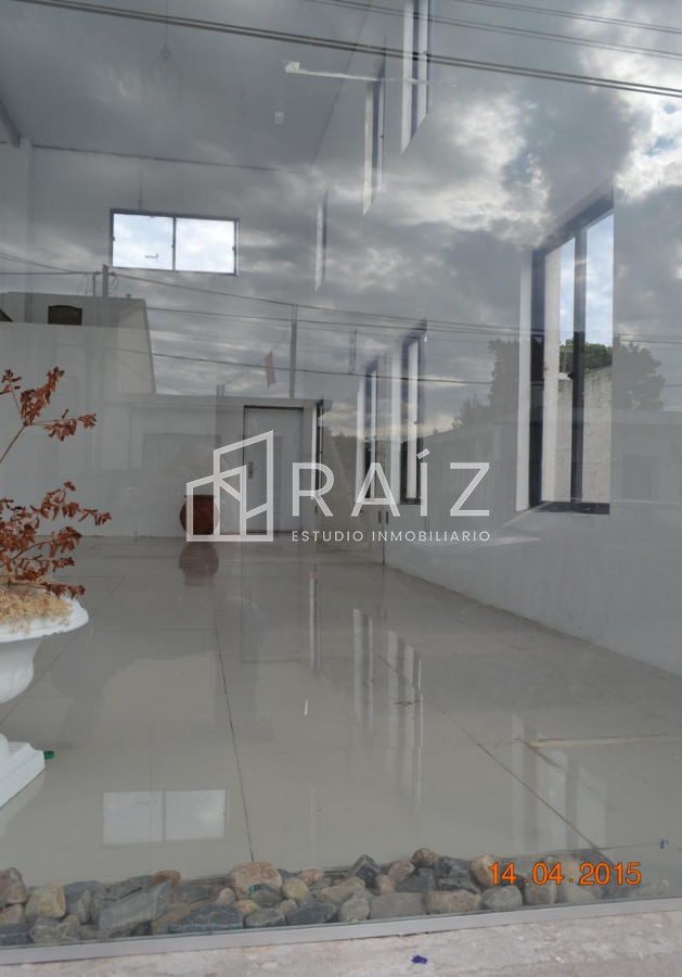 Local Comercial ID.1781 - Precioso y luminoso local en Maldonado 