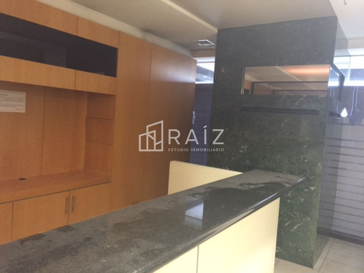 Local Comercial ID.2084 - Local en Montevideo.