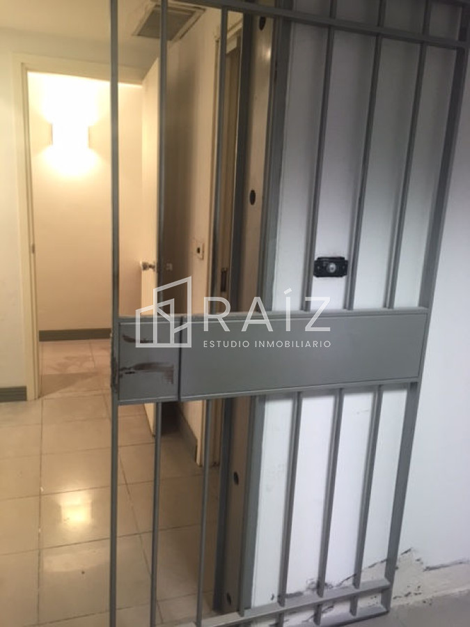 Local Comercial ID.2084 - Local en Montevideo.