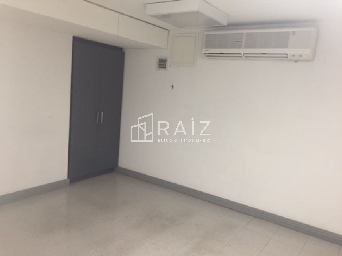 Local Comercial ID.2084 - Local en Montevideo.