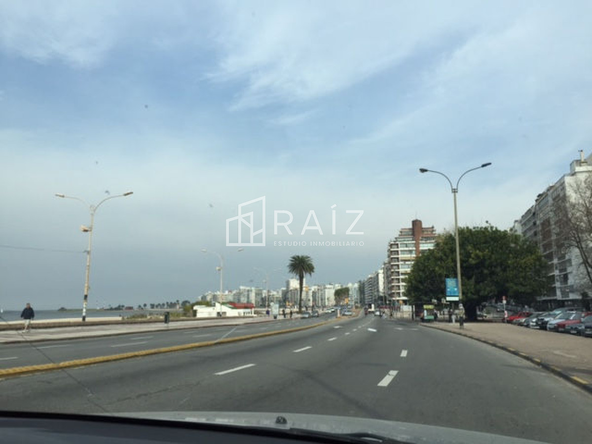 Local Comercial ID.2084 - Local en Montevideo.