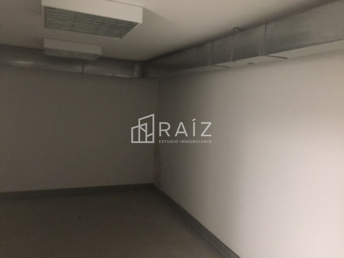 Local Comercial ID.2084 - Local en Montevideo.