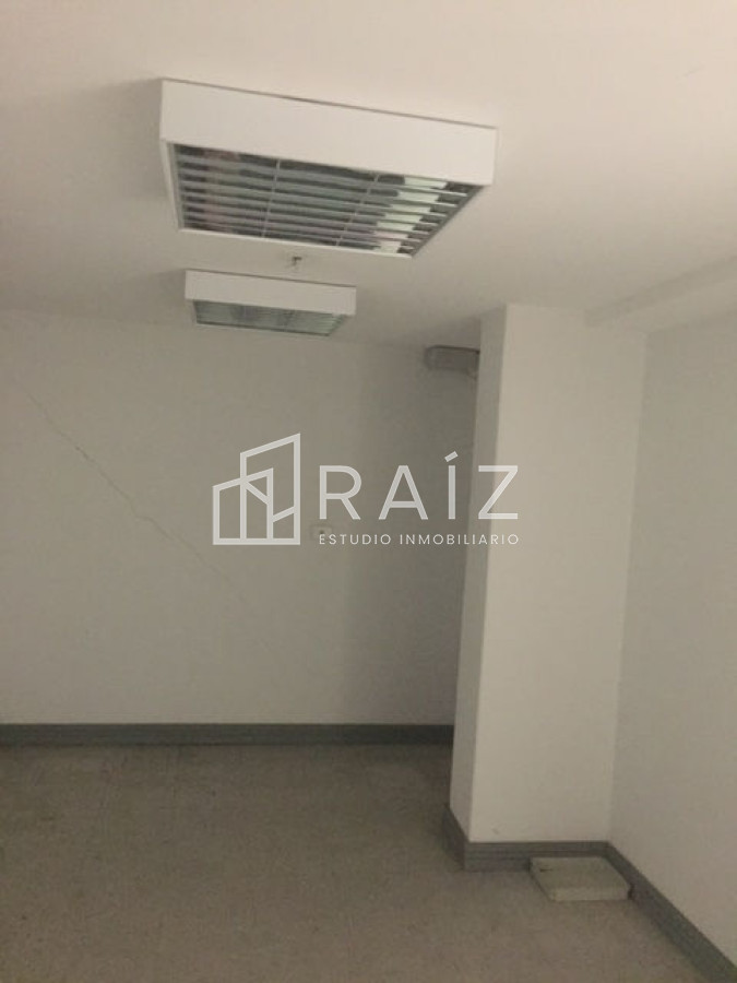 Local Comercial ID.2084 - Local en Montevideo.